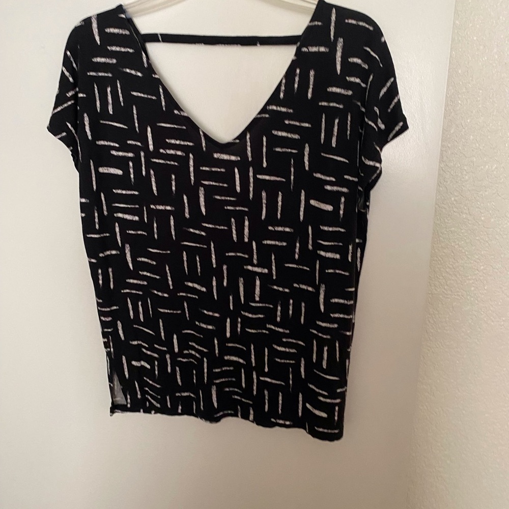 Old Navy v neck small top